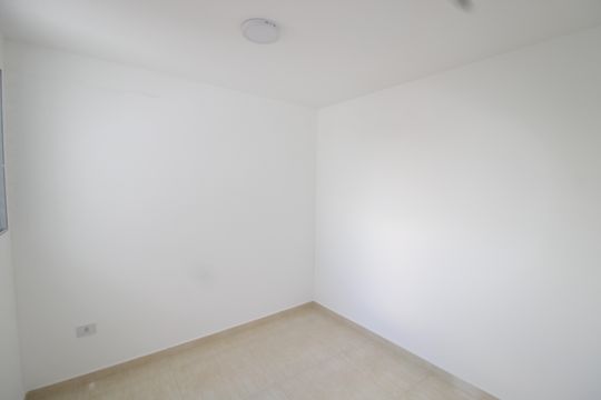 Quarto 1 de apartamento para alugar com 1 quarto, 25m² em Vila Nivi, São Paulo