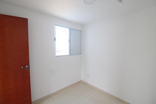 Quarto 1 de apartamento para alugar com 1 quarto, 27m² em Vila Nivi, São Paulo