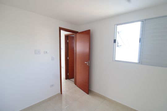 Quarto 1 de apartamento para alugar com 1 quarto, 27m² em Vila Nivi, São Paulo