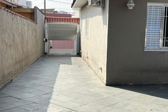 Área Externa de casa à venda com 3 quartos, 257m² em Vila Constança, São Paulo
