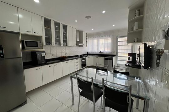 Cozinha de casa à venda com 3 quartos, 257m² em Vila Constança, São Paulo