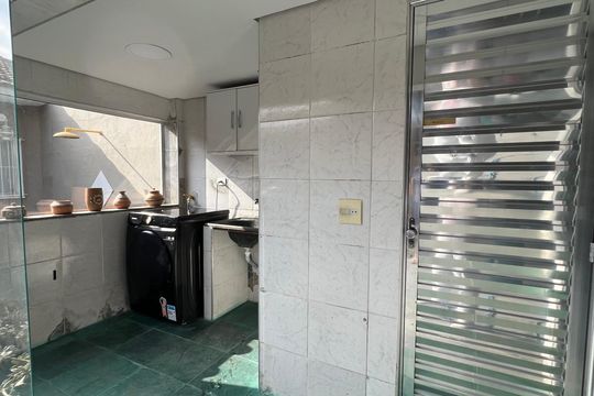 Área de Serviço de casa à venda com 3 quartos, 257m² em Vila Constança, São Paulo