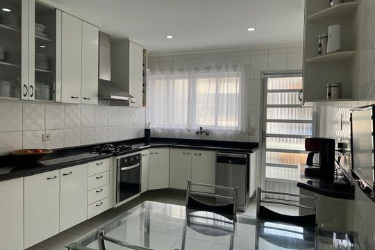 Cozinha de casa à venda com 3 quartos, 257m² em Vila Constança, São Paulo