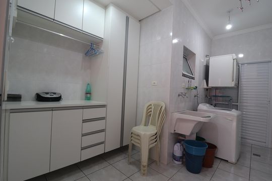 Área de Serviço de casa à venda com 4 quartos, 308m² em Vila Santa Teresa, Santo André