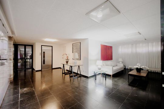 Hall de entrada de apartamento à venda com 3 quartos, 118m² em Jardim Paulista, São Paulo