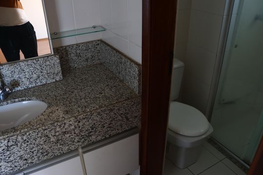 Banheiro Social de apartamento para alugar com 1 quarto, 36m² em Coração Eucarístico, Belo Horizonte