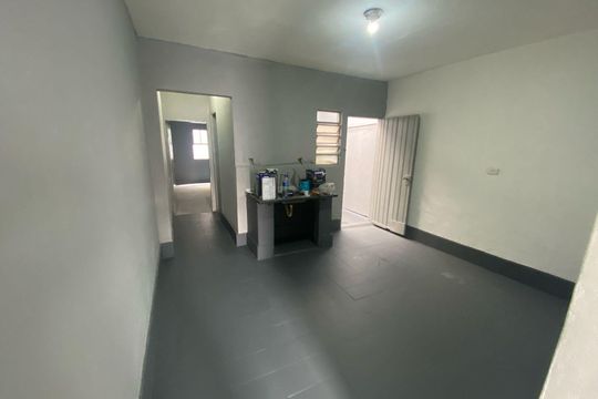 Casa à venda com 1 quarto, 96m² em Vila Scarpelli, Santo André