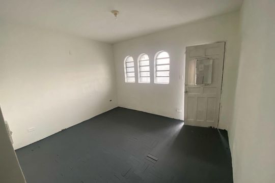 Casa à venda com 1 quarto, 96m² em Vila Scarpelli, Santo André