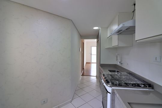 Cozinha e Área de Serviço de apartamento para alugar com 2 quartos, 44m² em Paulicéia, São Bernardo do Campo