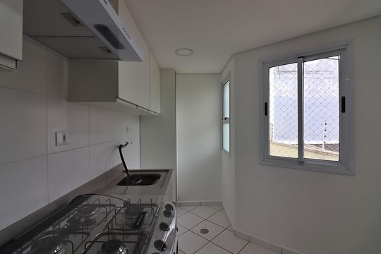 Cozinha e Área de Serviço de apartamento para alugar com 2 quartos, 44m² em Paulicéia, São Bernardo do Campo