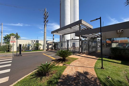 Fachada de apartamento para alugar com 2 quartos, 43m² em (l-10), Ribeirão Preto