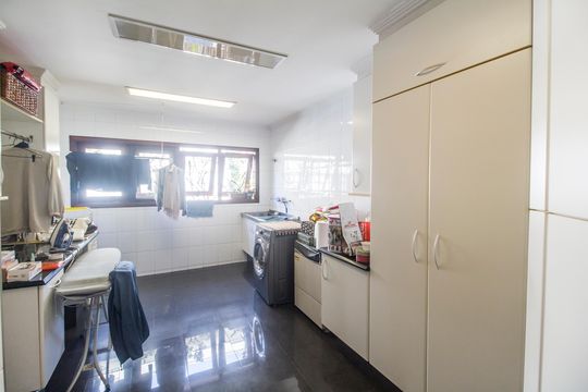 Área de Serviço de casa de condomínio à venda com 4 quartos, 703m² em Tamboré, Santana de Parnaíba