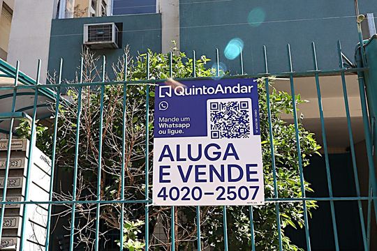 Placa de apartamento para alugar com 3 quartos, 183m² em Bom Fim, Porto Alegre