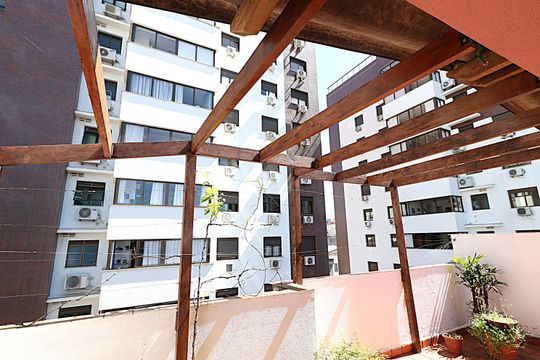 Vista da Suíte 3 de apartamento para alugar com 3 quartos, 183m² em Bom Fim, Porto Alegre