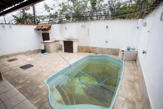 Piscina de casa à venda com 3 quartos, 140m² em Pechincha, Rio de Janeiro