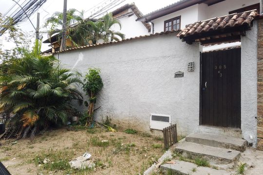 Fachada de casa à venda com 3 quartos, 140m² em Pechincha, Rio de Janeiro