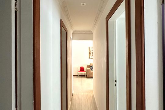 Corredor de apartamento à venda com 3 quartos, 99m² em Copacabana, Rio de Janeiro