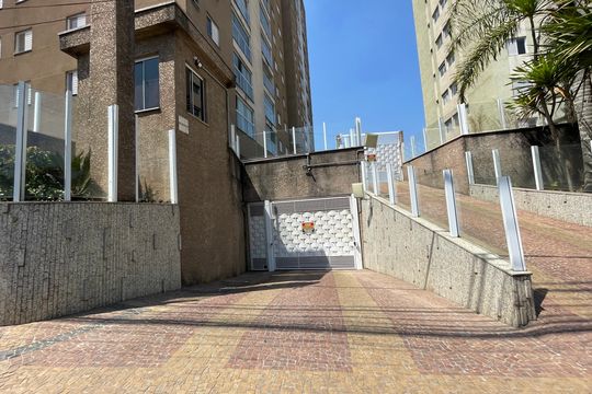 Vista da Rua de apartamento para alugar com 2 quartos, 59m² em Jardim Marilu, Cotia