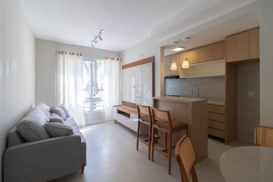 Apartamento à venda com 2 quartos, 55m² em Santo Antônio, Porto Alegre