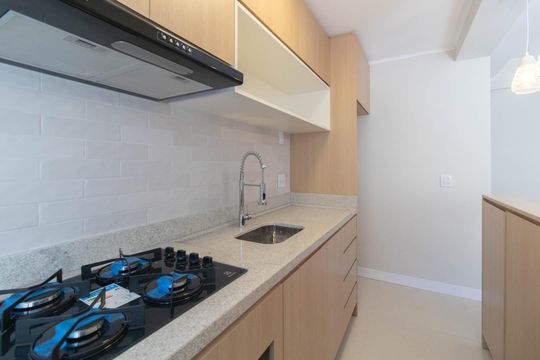 Cozinha de apartamento à venda com 2 quartos, 55m² em Santo Antônio, Porto Alegre