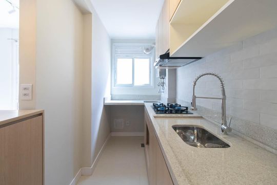 Cozinha de apartamento à venda com 2 quartos, 55m² em Santo Antônio, Porto Alegre