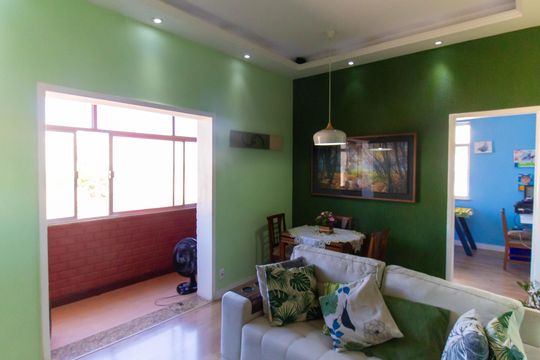 Sala de apartamento à venda com 2 quartos, 76m² em Centro, Niterói