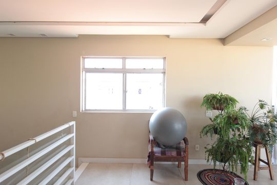 Sala 2 de apartamento à venda com 3 quartos, 200m² em Ouro Preto, Belo Horizonte