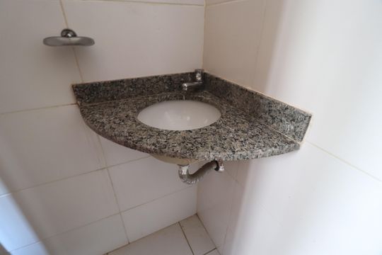 Lavabo de apartamento para alugar com 1 quarto, 42m² em Centro, Uberlândia