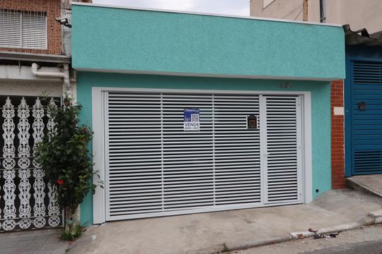 Fachada de casa à venda com 2 quartos, 200m² em Vila Alpina, São Paulo