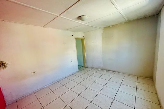 Quarto de casa à venda com 1 quarto, 260m² em Jardim Dourado, Guarulhos