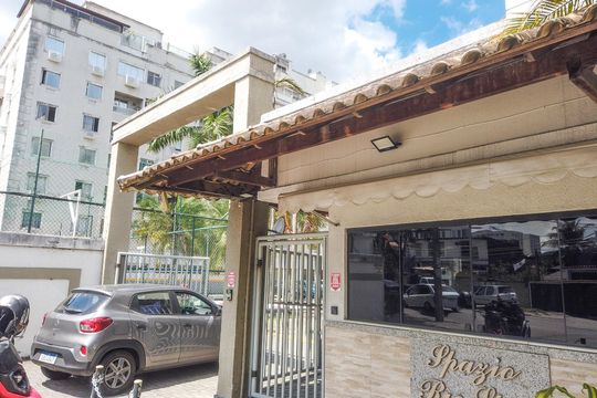Fachada de apartamento para alugar com 2 quartos, 90m² em Taquara, Rio de Janeiro