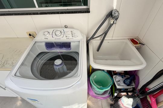 Área de Serviço de casa à venda com 3 quartos, 134m² em Vila Pires, Santo André