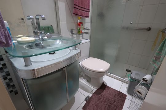 Banheiro Social de apartamento à venda com 3 quartos, 61m² em Vila Ema, São Paulo