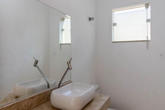 Edicula de casa à venda com 3 quartos, 299m² em Vila Itapegica, Guarulhos