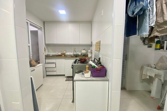 Cozinha de apartamento para alugar com 2 quartos, 75m² em Copacabana, Rio de Janeiro