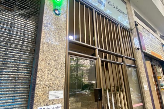 Placa de apartamento para alugar com 2 quartos, 75m² em Copacabana, Rio de Janeiro