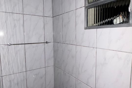 Banheiro Social de casa à venda com 2 quartos, 98m² em Vila Pires, Santo André