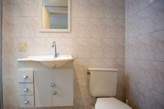 Banheiro da Suíte de apartamento para alugar com 2 quartos, 66m² em Vila Artuelia, São Bernardo do Campo