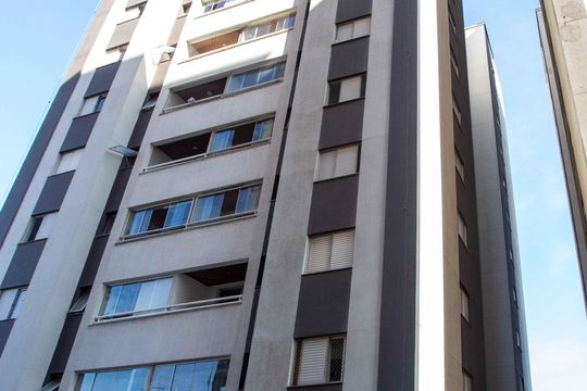 Fachada do bloco de apartamento para alugar com 2 quartos, 66m² em Vila Artuelia, São Bernardo do Campo