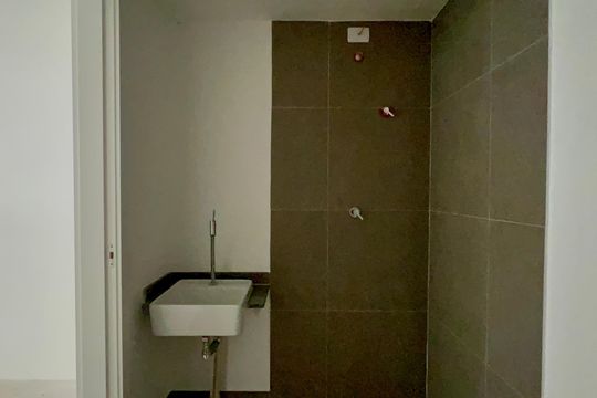Banheiro de kitnet/studio à venda com 1 quarto, 45m² em Pinheiros, São Paulo