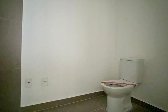 Banheiro de kitnet/studio à venda com 1 quarto, 45m² em Pinheiros, São Paulo