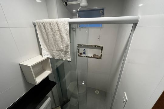 Banheiro de apartamento para alugar com 1 quarto, 30m² em Vila Roque, São Paulo