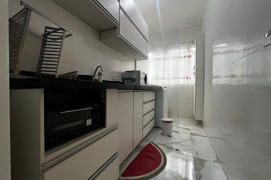 Cozinha de apartamento para alugar com 1 quarto, 30m² em Vila Roque, São Paulo