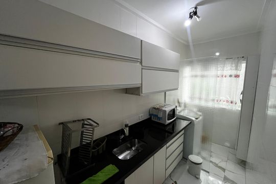 Cozinha de apartamento para alugar com 1 quarto, 30m² em Vila Roque, São Paulo