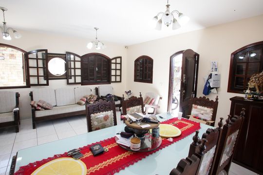 Sala de casa à venda com 4 quartos, 219m² em Curicica, Rio de Janeiro