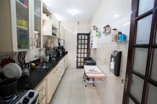 Cozinha de casa à venda com 4 quartos, 219m² em Curicica, Rio de Janeiro