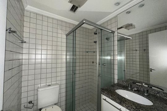 Banheiro de apartamento à venda com 1 quarto, 30m² em Perdizes, São Paulo