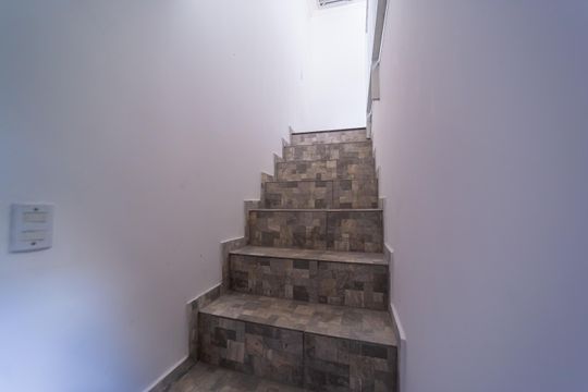 Entrada de casa para alugar com 1 quarto, 45m² em Jardim Fernandes, São Paulo