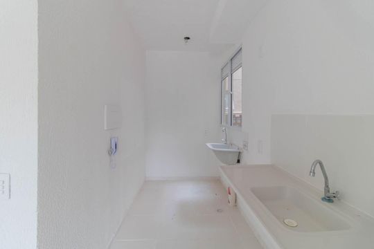 Cozinha de apartamento à venda com 2 quartos, 42m² em Ipanema, Porto Alegre