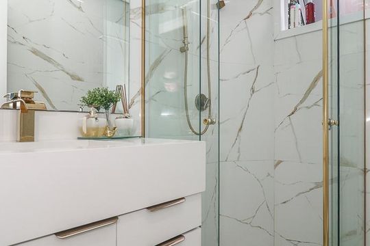 Banheiro Social de apartamento à venda com 2 quartos, 125m² em Petrópolis, Porto Alegre